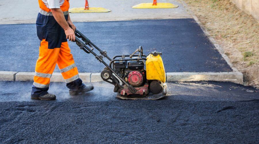 Professional gutter cleaning in Harrisburg, IL